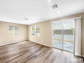 4112 Mission Tree Way in Oceanside, CA - Building Photo - Building Photo