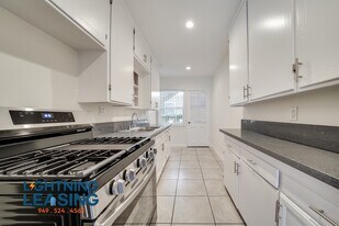 1629 Normandie Ave in Los Angeles, CA - Building Photo