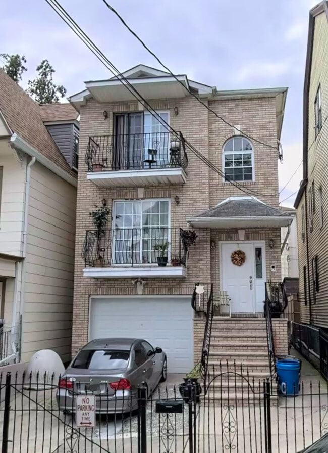 60 Arlington Ave, Unit 2