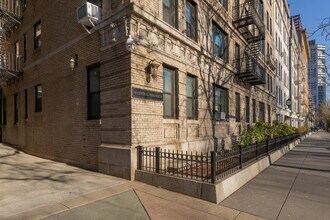 45 W 110th St in New York, NY - Foto de edificio - Building Photo