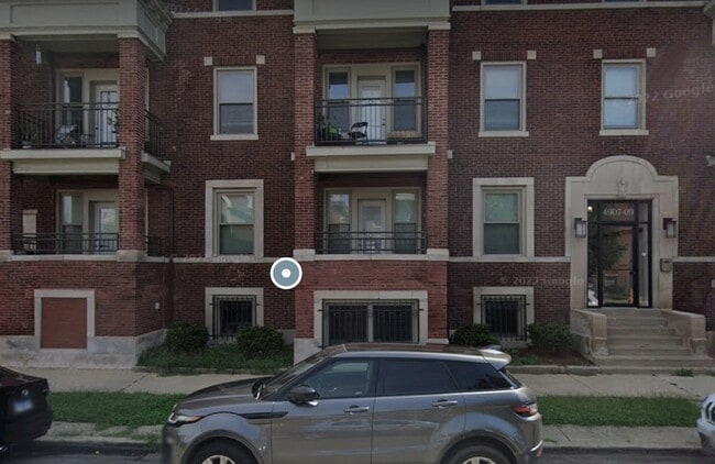 property at 4901 S Champlain Ave