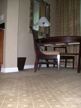 145 E Harmon Ave, Unit 217 in Las Vegas, NV - Building Photo - Building Photo