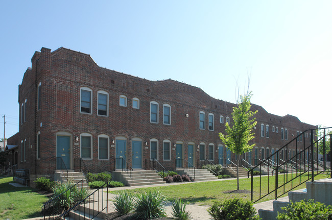 1326 Indianola Ave in Columbus, OH - Building Photo - Building Photo