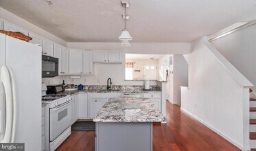 1516 Falling Brook Ct in Odenton, MD - Building Photo - Building Photo
