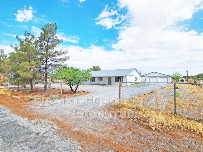property at 1420 W Horn Rd