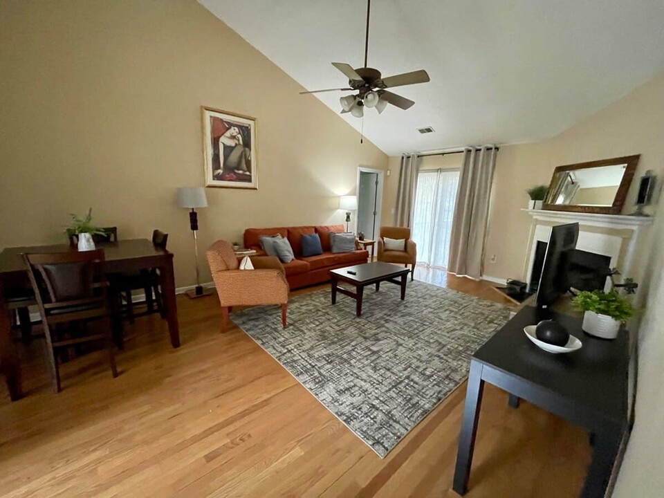818 Bentley Dr in Lexington, SC - Building Photo