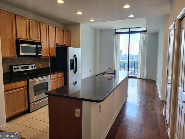 property at 3040 Peachtree Rd NW