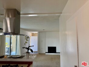 8331 W Manchester Ave in Los Angeles, CA - Building Photo - Building Photo