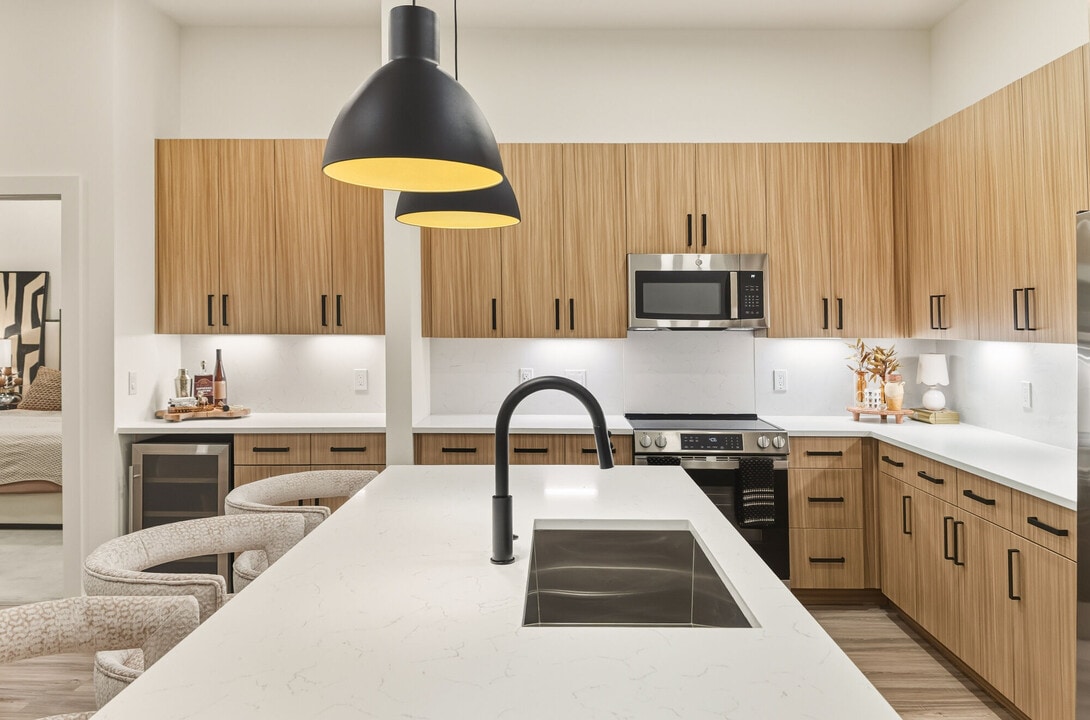 The Vixen in Denver, CO - Building Photo