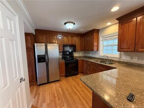 32 Carteret Ct in Spring Lake, NC - Building Photo - Building Photo