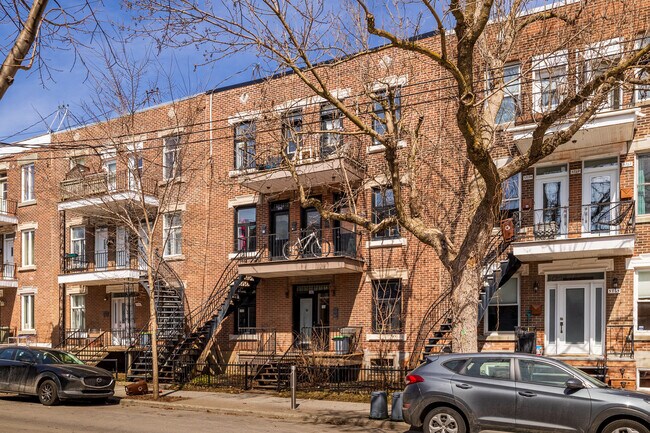 5771-5775 2E Av in Montréal, QC - Building Photo - Primary Photo