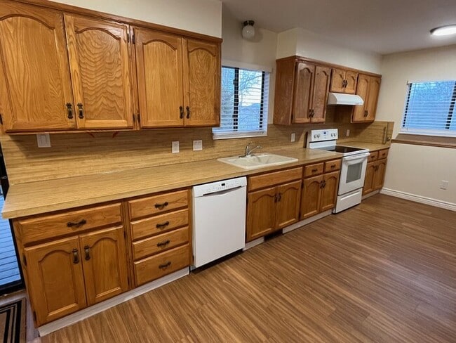 3862 Bingham Creek Dr in West Jordan, UT - Building Photo - Building Photo