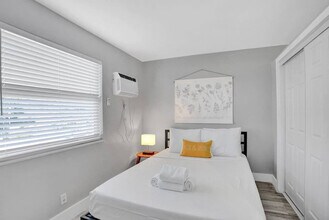 50 Davie Blvd, Unit SI FL2-ID1503960P in Fort Lauderdale, FL - Foto de edificio - Building Photo