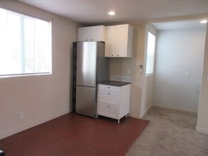 12998 Herrick Ave in Los Angeles, CA - Building Photo - Building Photo