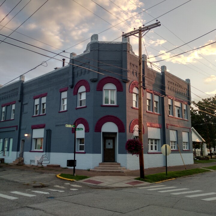 211 Main St in Ceredo, WV - Building Photo