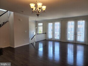 25020 Cambridge Hl Ter in Chantilly, VA - Building Photo - Building Photo