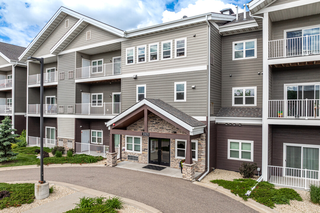 Conifer Ridge Apartments in Maplewood, MN - Building Photo