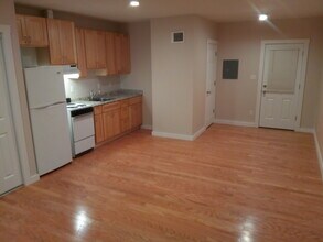 3108 W Jameson St, Unit Apt#2 in Seattle, WA - Building Photo - Building Photo