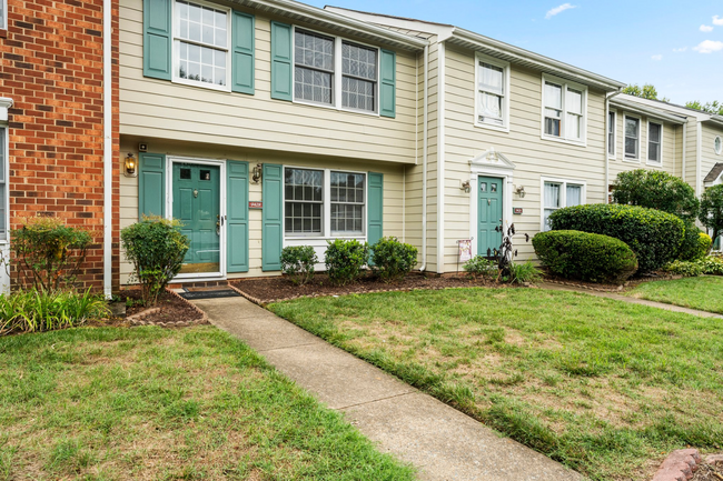 9428 Tracey Lynne Cir in Glen Allen, VA - Foto de edificio - Building Photo