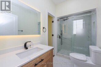 3134 Merritt Ave in Mississauga, ON - Building Photo - Building Photo