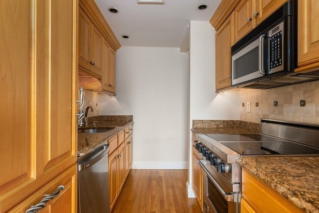 84 Commonwealth Ave, Unit 4 in Boston, MA - Foto de edificio - Building Photo