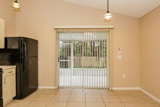 331 Placid Lake Dr in Sanford, FL - Building Photo - Building Photo