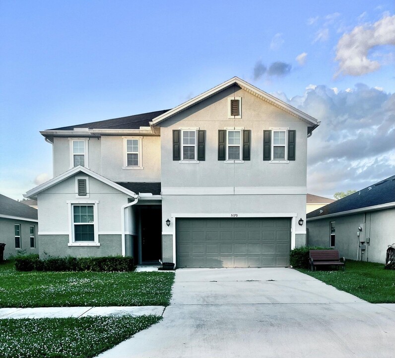 5170 NW Pine Trail Cir in Port St. Lucie, FL - Building Photo