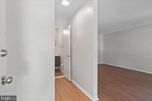 2208 Cartwright Pl in Reston, VA - Building Photo