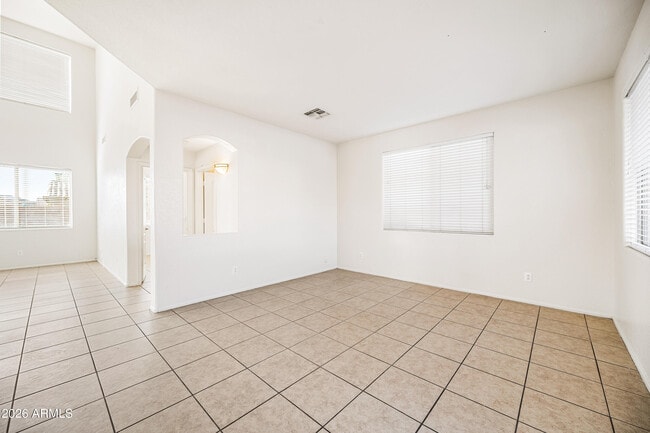 8310 S 47th Ln in Phoenix, AZ - Building Photo - Building Photo