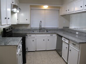 6906 Sandy Knolls Dr in Spring, TX - Building Photo - Building Photo