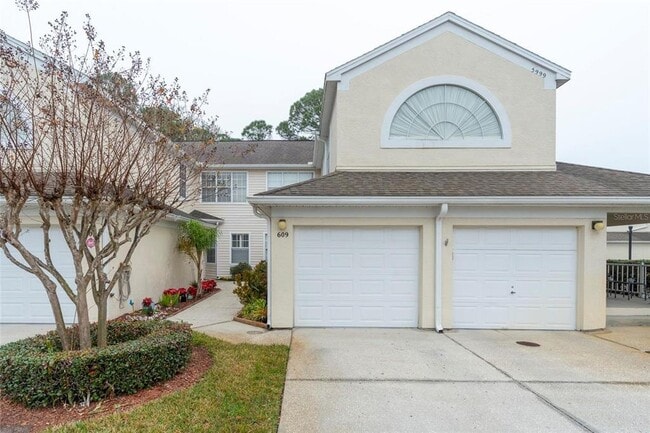 5999 Lake Pointe Dr