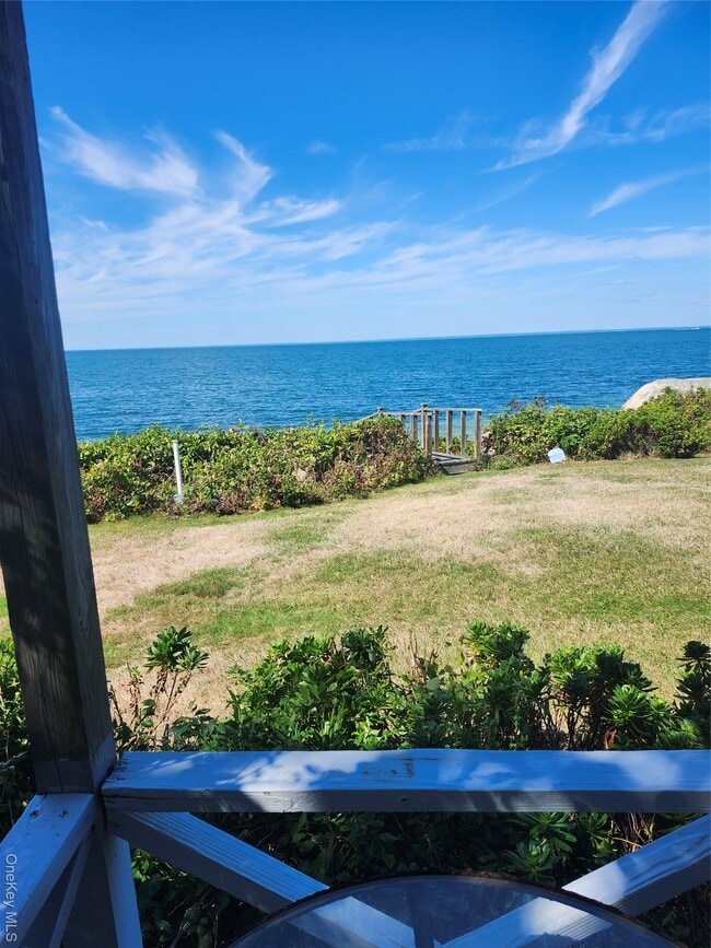 57185 N Rd in Greenport, NY - Building Photo - Building Photo