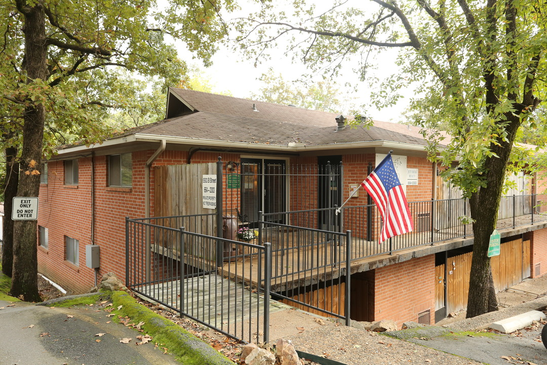 Lanai Apartments in Little Rock, AR - Building Photo