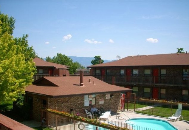 Brandywood Park - FREE Utilities in Albuquerque, NM - Building Photo