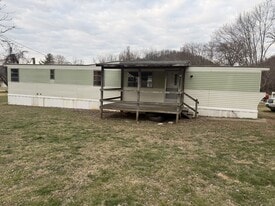 1108 S Walnut Dr in Erwin, TN - Building Photo