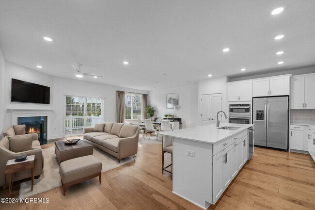 505 Pilot St in Marlboro, NJ - Foto de edificio - Building Photo