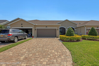 8174 Loren Cove Dr in Melbourne, FL - Foto de edificio - Building Photo