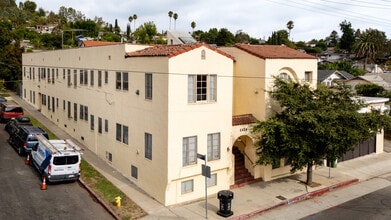 6824 N Figueroa St in Los Angeles, CA - Building Photo - Building Photo