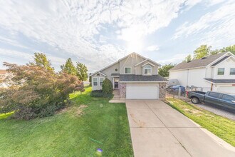 5508 S 4225 W in Roy, UT - Building Photo - Building Photo