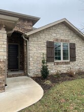 938 E Weldon Dr in Nixa, MO - Building Photo - Building Photo