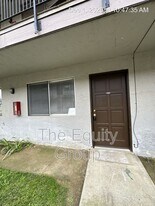 1863 Emma Lee Ln in Hanford, CA - Building Photo