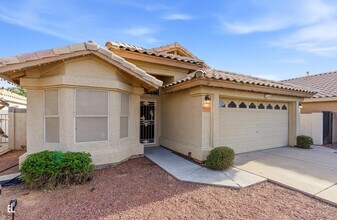 8431 W Wethersfield Rd in Peoria, AZ - Building Photo - Building Photo