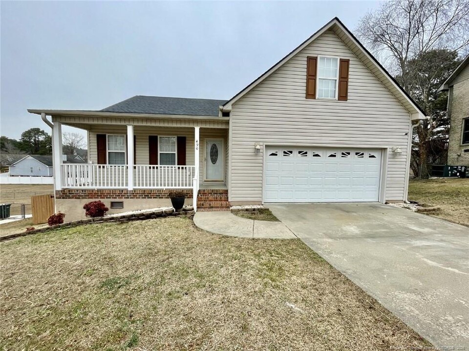 490 Greywalls Ct in Fayetteville, NC - Building Photo