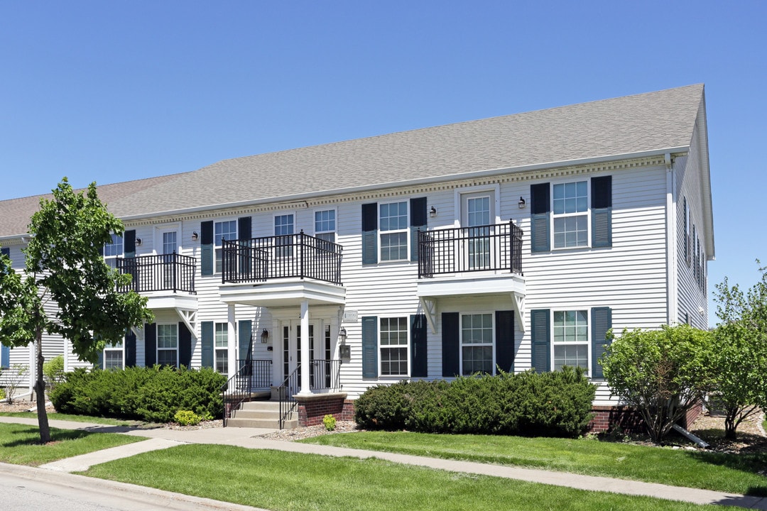 Aspen Village in Ames, IA - Foto de edificio