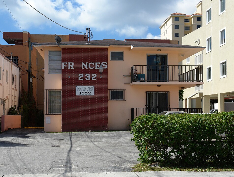 1232 NW 3rd St in Miami, FL - Building Photo