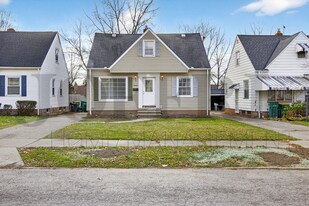 19410 Nitra Ave in Maple Heights, OH - Building Photo