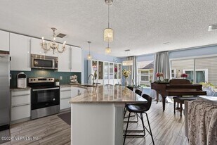 805 Old Bridge Rd in Fruit Cove, FL - Building Photo