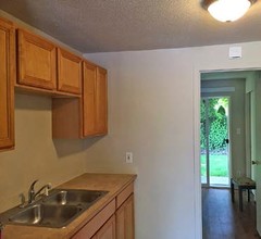 Bonney Ave Apartments in Sumner, WA - Building Photo - Interior Photo