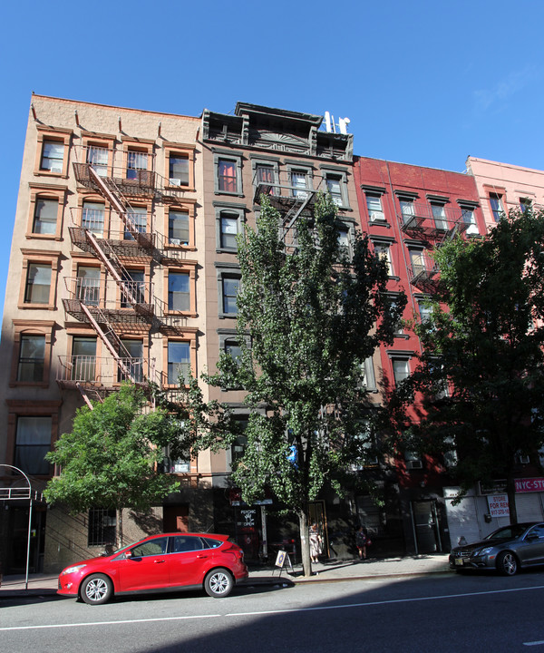 410 W 36th St in New York, NY - Building Photo