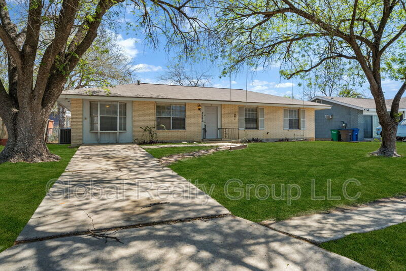 4862 Castle Arms Dr in San Antonio, TX - Building Photo